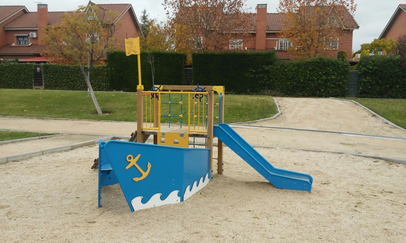 Juego infantil para parques urbanos barquito