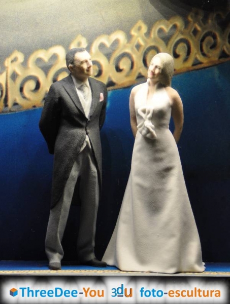 Figuras personalizadas para tarta de boda y comunin - ThreeDee-You Foto-Escultura 3d-u