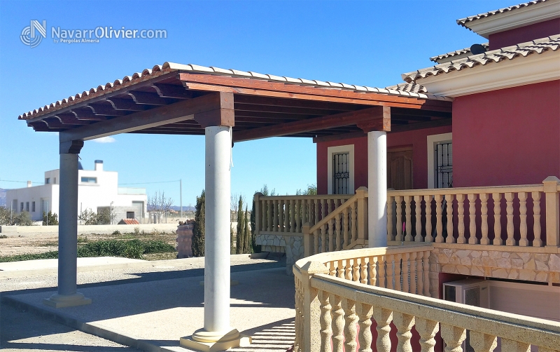 Porche adosado para chalet en Lorca, Murcia. Construccin a 1 agua con cubierta de teja rstica