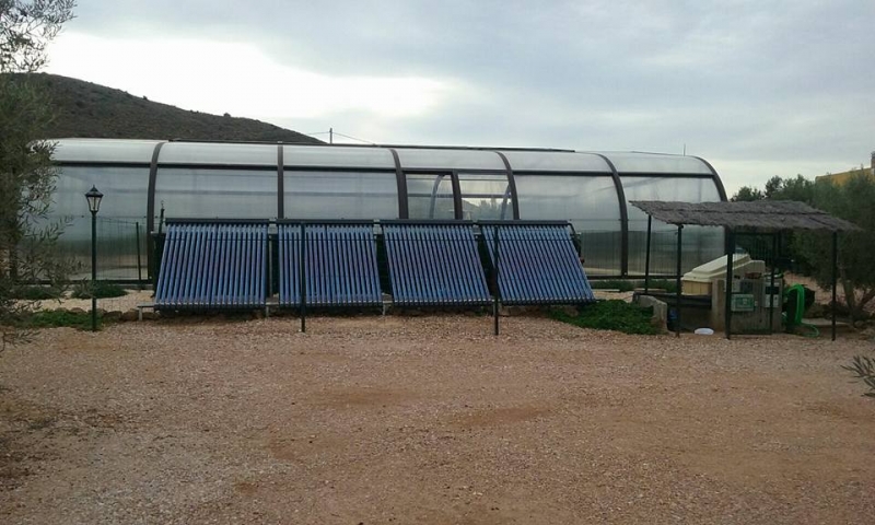 Instalación solar térmica para calentamiento de piscina en Murcia
