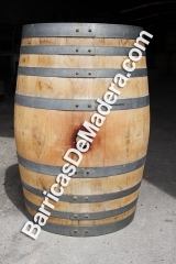 Used wooden barrels