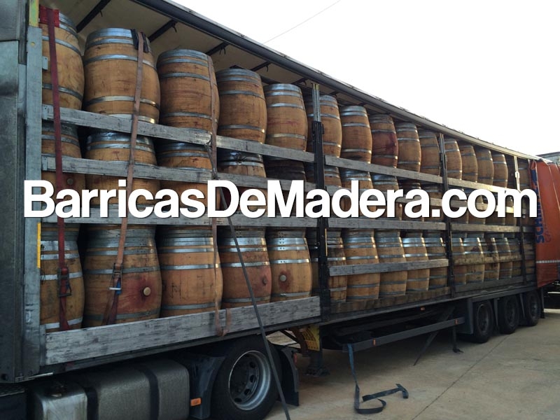 barricas de madera usadas