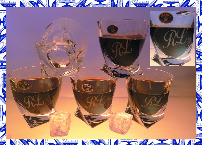 vasos de cristal de bohemia grabados con iniciales