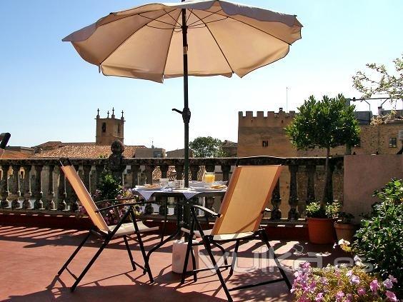 TODOS NUESTROS CLIENTES PUDEN DISFRUTAR DE LA TERRAZA