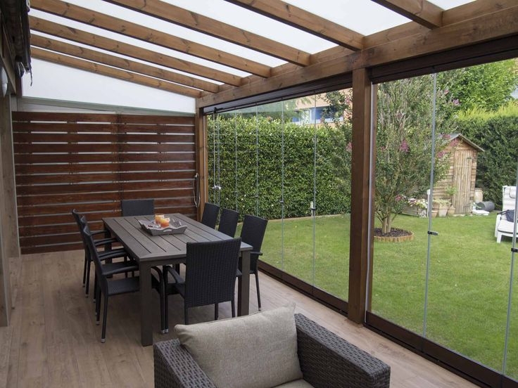 Instalacin de Toldos en Mlaga. Cortinas de interior y Estructuras de Madera