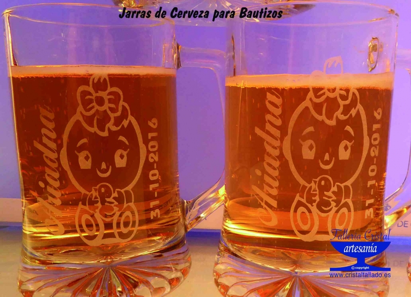 jarras de cerveza grabadas