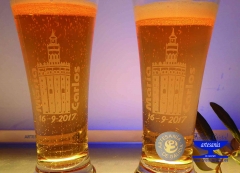 Vasos de cerveza grabados