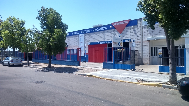 Talleres Autonova en Badajoz chapa y pintura