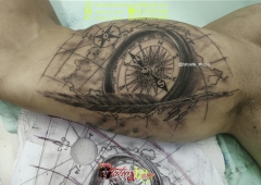 Estudios de tatuajes en elche,tatuajes en elche,tatuaje de brujula,naval compass, tatuatestudioelche