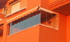 Instalacion de cortina de cristal en rincon de la victoria