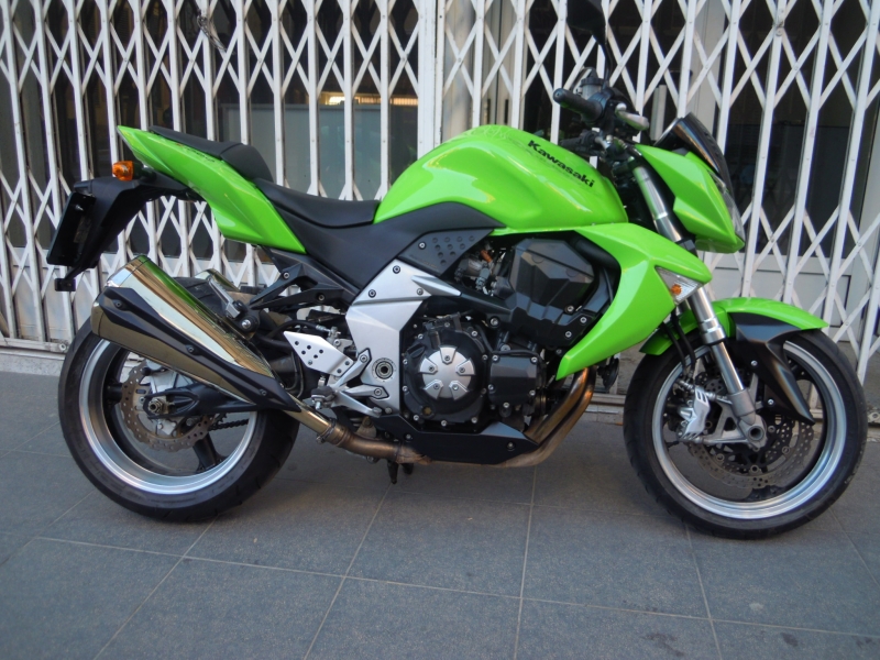 KAWASAKI Z 1000. KMS: 42000. AO: 2007. PVP 4500 EUR