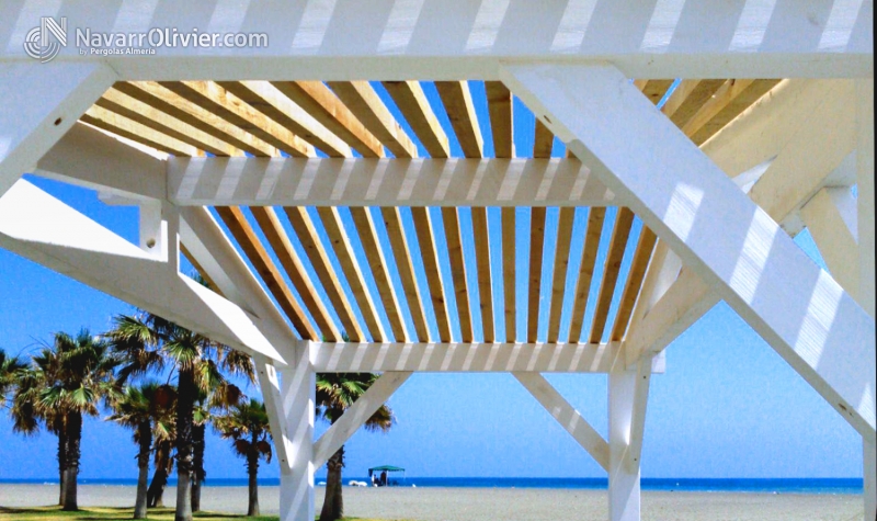 Pergola para espetero desmontable en playa de Malaga. navarrolivier.com