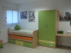 Dormitorio juvenil compuesto por cama nido con cajones inferiores armario 2 puertas y 2 cajones y mesa escritorio ...