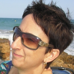 Y esta soy yo! Cira Cañigueral Díez, gerente de Perfumes Cira, siempre a tu disposición
