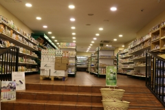 Interior supermercado ecologico el vergel lopez de hoyos