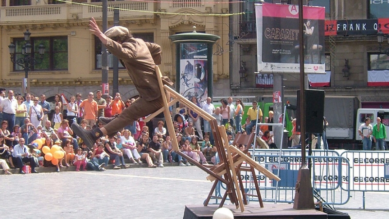 Acrobacias callejeras Xabi Larrea