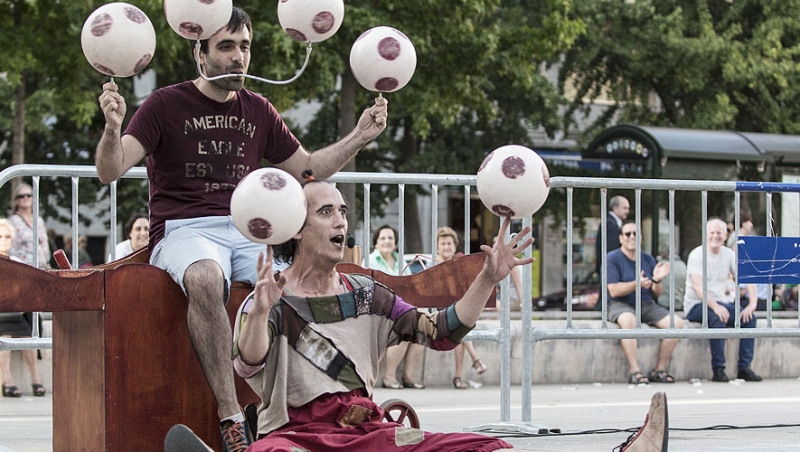 Teatro de calle, espectáculos de malabares Xabi Larrea