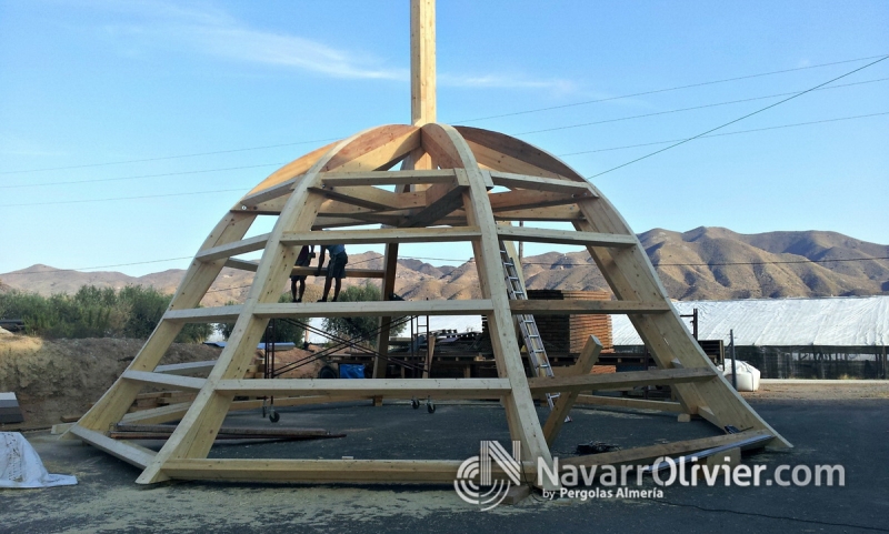 Construccin de estructura de madera para cpula imperial en Lorca, Murcia