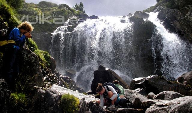 SLU - Madrid enjoy the beautiful waterfalls in the Pyrenees.