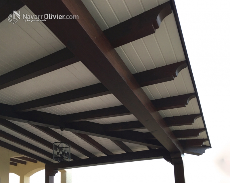 Pergola adosada para casa de campo en Almería