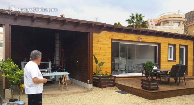 pequeña casa de madera para exterior en Almería