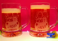 Jarras de cerveza grabadas