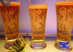 Vasos de cerveza grabados