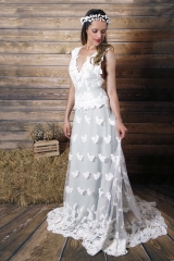 Novia boho en plumetti bordado