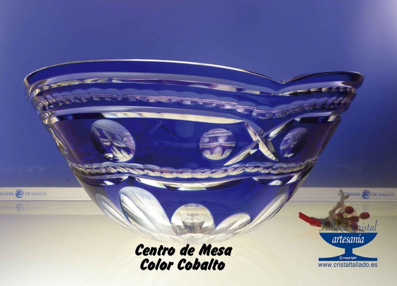 centros de mesa de colores.