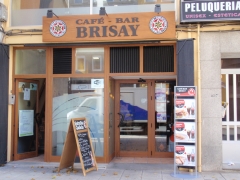 FRENTE DE ALUMINIO BAR BRISAY (LUGO)