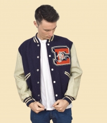 Bomber de piel azul y amarilla