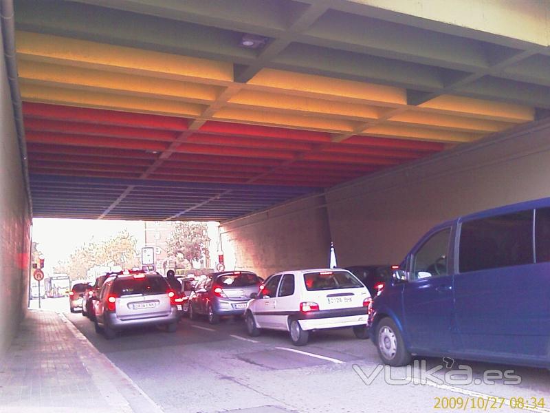 Pintado de los pasos bajo la C-31 en Badalona