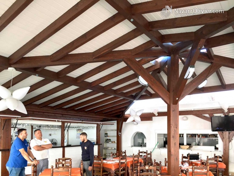 Chiringuito restaurante de madera fijo en Garrucha Almería