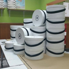 Sombrereras de 30 x 20 cm con el logo de empresa estampado