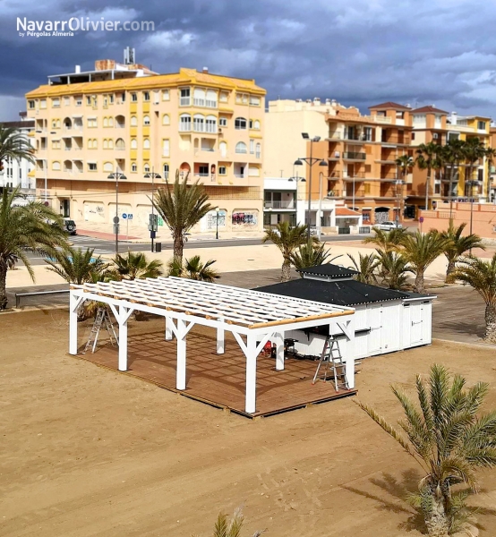 Chiringuito con terraza en madera autoclave con pergola en mazarrón, Murcia