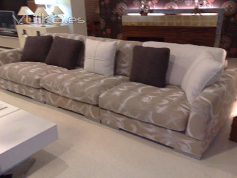 Sof de diseo publicado en la seccin Outlet de Mueblesdevalencia.com