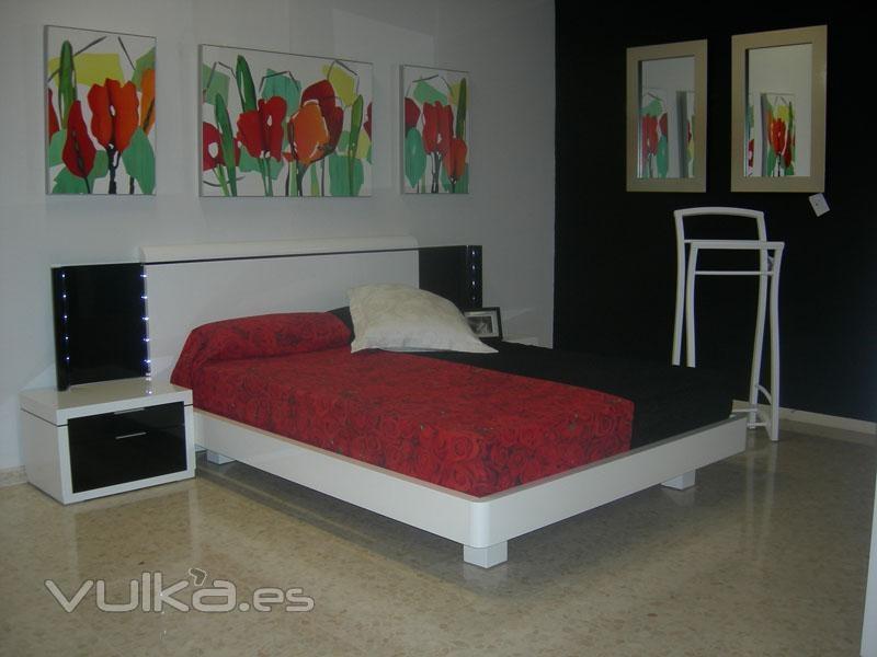 Dormitorio de matrimonio moderno publicado en la sección Outlet de Mueblesdevalencia.com