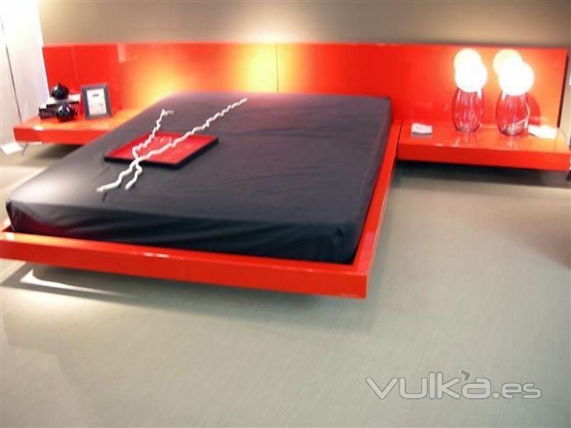 Dormitorio rojo lacado publicado en la sección Outlet de Mueblesdevalencia.com