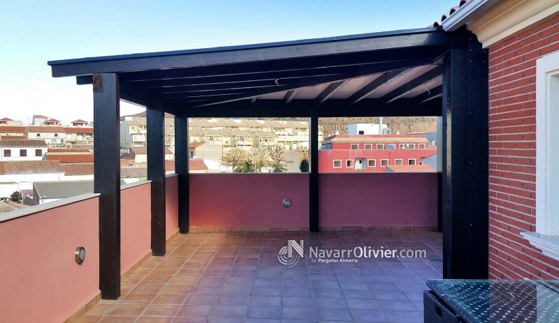 Pergola adosada para atico de  vivienda