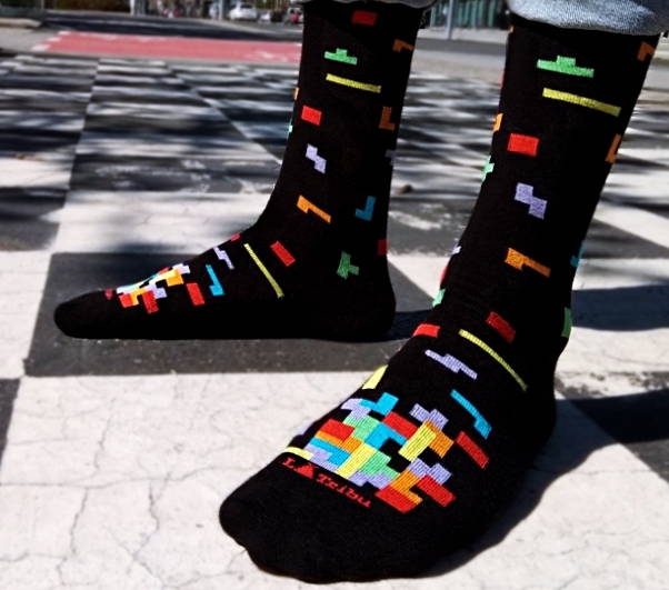 https://www.latribusocks.es/product-page/calcetines-tetris-atreyu