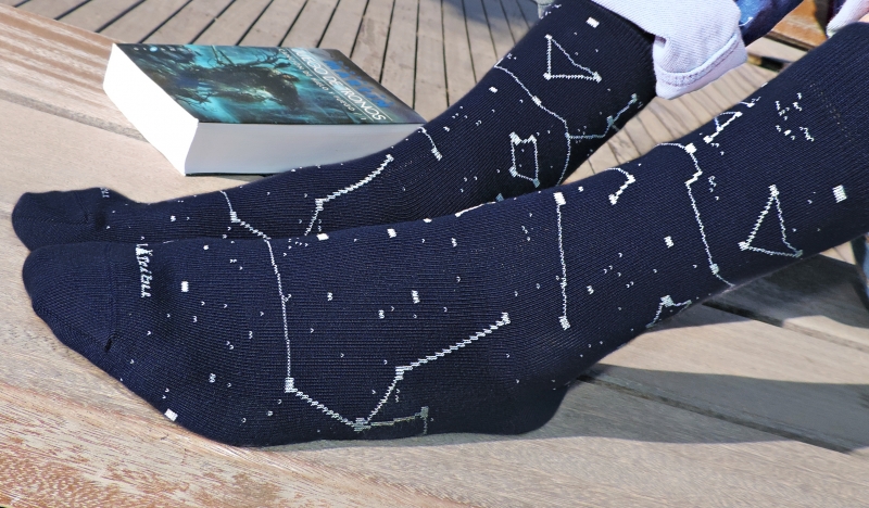 https://www.latribusocks.es/product-page/calcetines-constelaciones-calvin