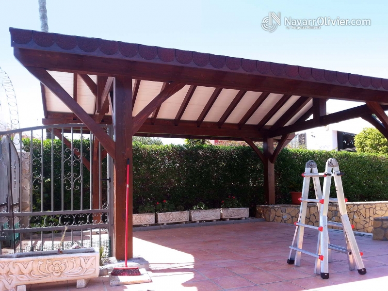 Pérgola para parking de madera. Techo para garaje en Almería 