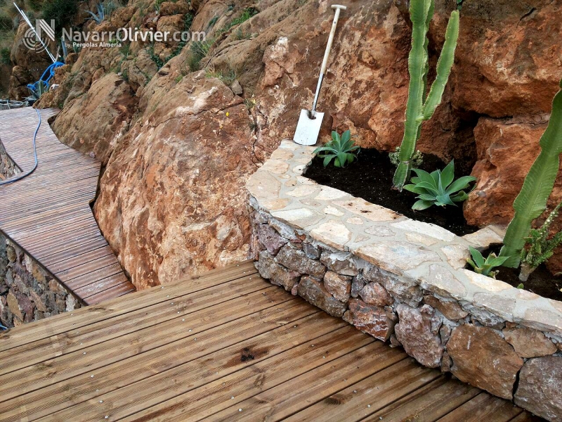 Terraza en tarima de madera y tratada en autoclave