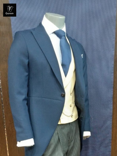 Nuevo chaqu AZUL DIPLOMTICO en Trajes Guzmn. Un concepto nuevo de color, sin perder la elegancia 