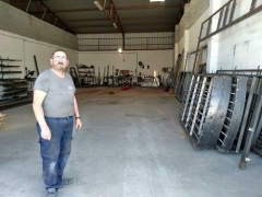 Francisco morales - dueno de carpinteria metalica morales