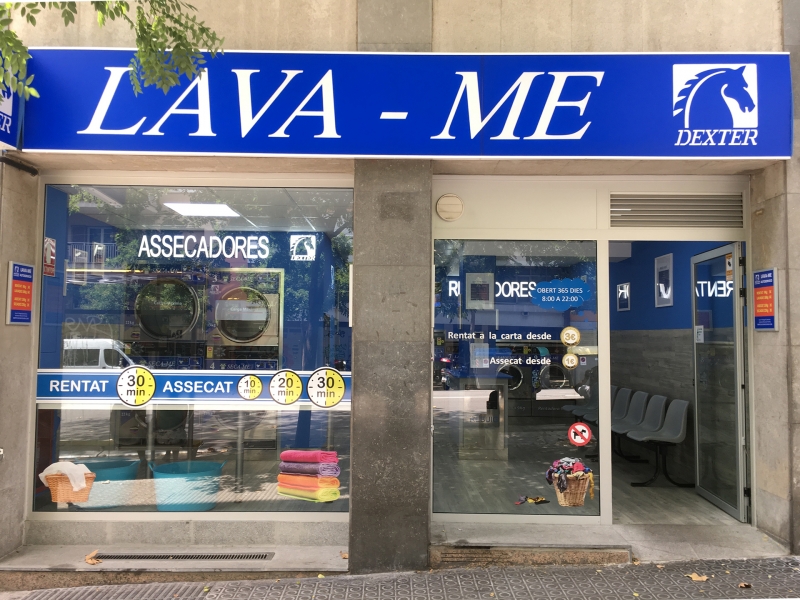 Fachada lavandería autoservicio LAVA-ME