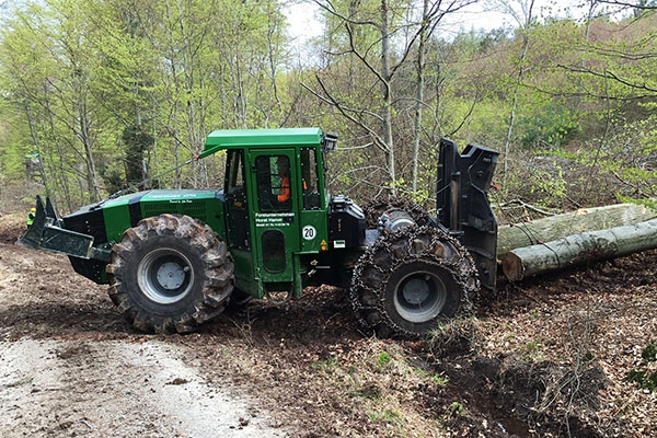 Curso Manejo de tractores forestales