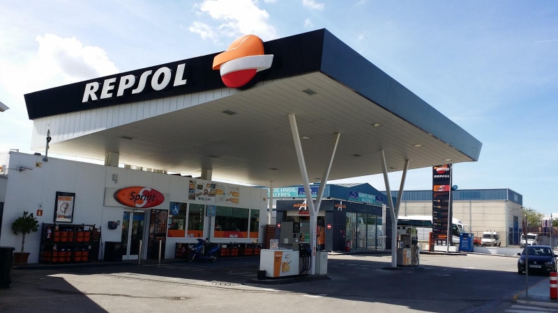 Gasolinera Repsol en Avda. de Medina Sidonia, 4