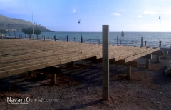Montaje de forjado en madera autolave sobre pilotes cilindrico en la azohia, cartagena