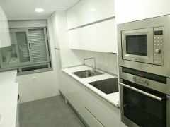 Cocina-blanca-encimera-blanca-madrid